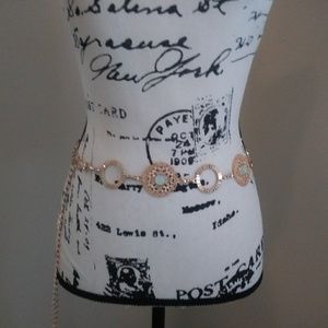 Gorgeous Gold tone and Rhinestone chain belt
